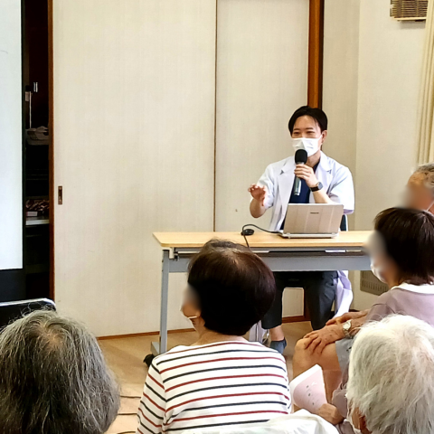 岩本院長が下寺家地域サロン「いきいき」で健康講座を行いました｜膵臓がんをやさしく学ぶ ～早期発見のために、できることを一緒に～